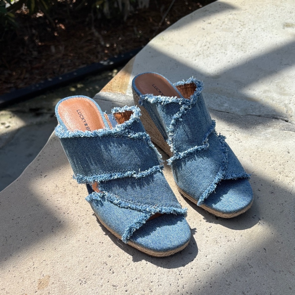 Lucky Brand Blue Denim Women's wedge sandals 7.5